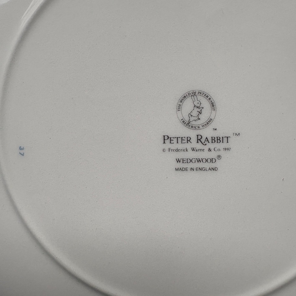 Vintage Wedgwood Peter Rabbit Christmas Collector Plate 1997 Made in England NIB - Picture 10 of 13